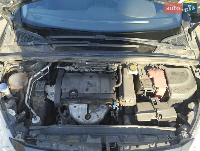 Седан Peugeot 408 2013 в Бурыни