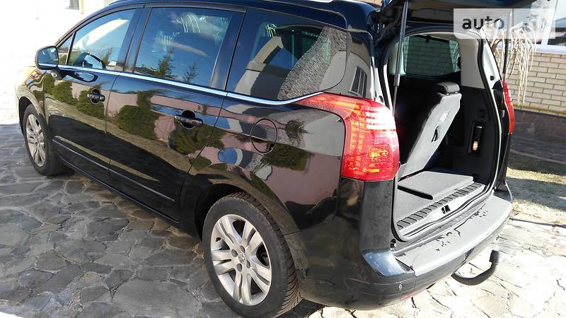 Минивэн Peugeot 5008 2010 в Киеве