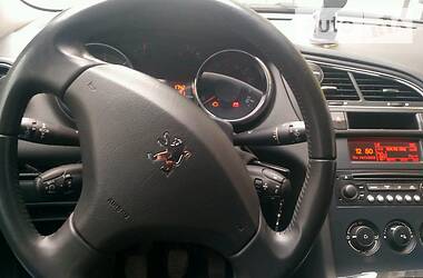 Универсал Peugeot 5008 2010 в Львове