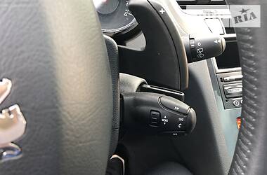 Мінівен Peugeot 5008 2014 в 