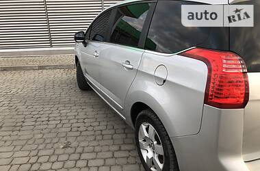 Мінівен Peugeot 5008 2014 в 