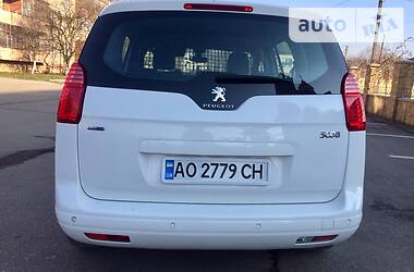 Универсал Peugeot 5008 2016 в Виноградове