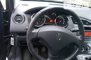 Мінівен Peugeot 5008 2010 в 