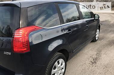 Мінівен Peugeot 5008 2011 в 