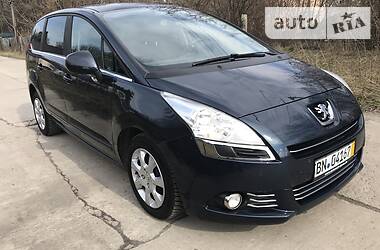 Мінівен Peugeot 5008 2011 в 
