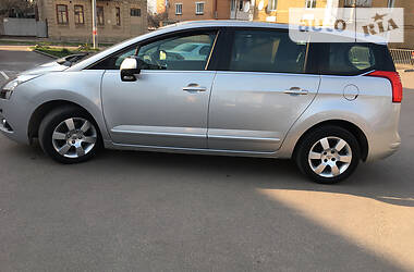 Універсал Peugeot 5008 2012 в 