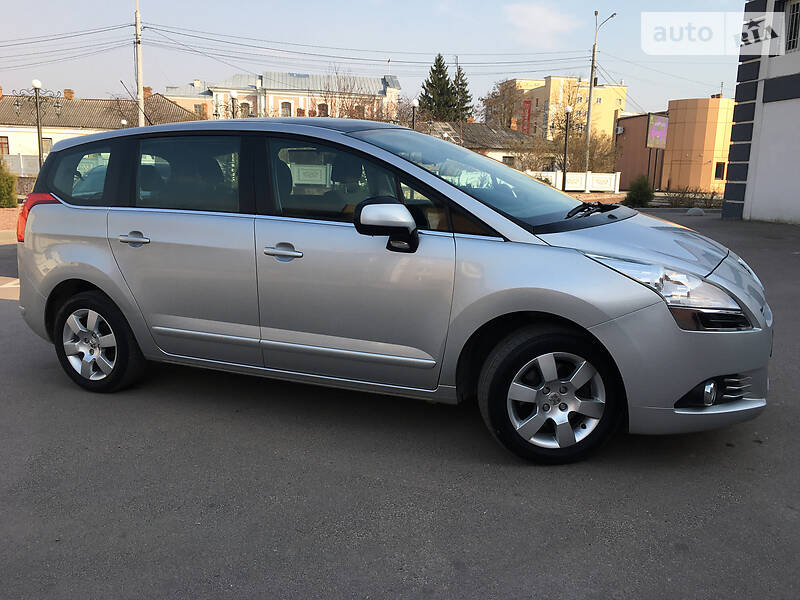 Універсал Peugeot 5008 2012 в 