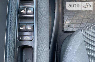 Мінівен Peugeot 5008 2011 в 