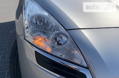 Мінівен Peugeot 5008 2011 в 