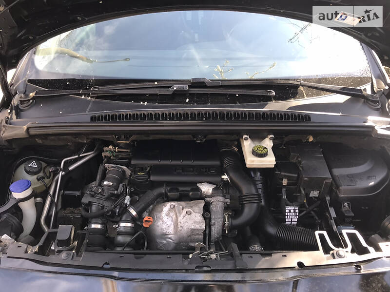 Мікровен Peugeot 5008 2010 в Івано-Франківську