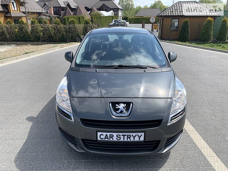Мінівен Peugeot 5008 2010 в Стрию