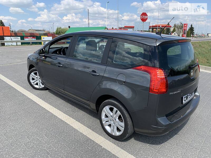 Мінівен Peugeot 5008 2010 в Стрию
