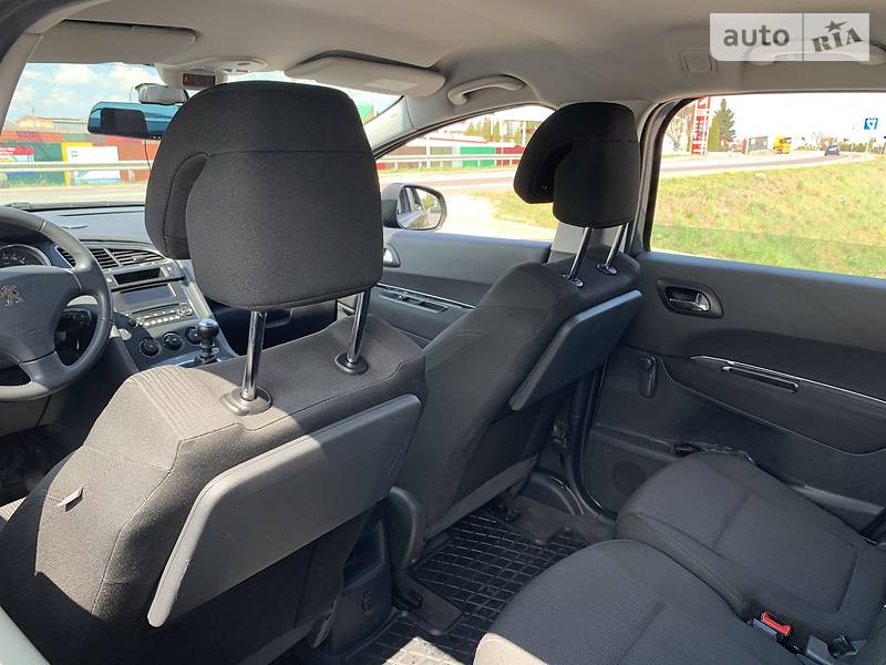 Мінівен Peugeot 5008 2010 в Стрию