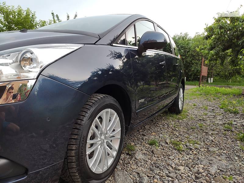 Минивэн Peugeot 5008 2013 в Казатине