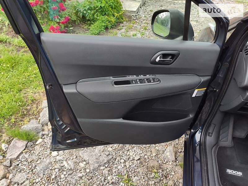 Минивэн Peugeot 5008 2013 в Казатине
