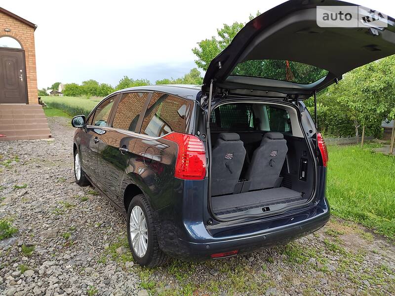 Минивэн Peugeot 5008 2013 в Казатине