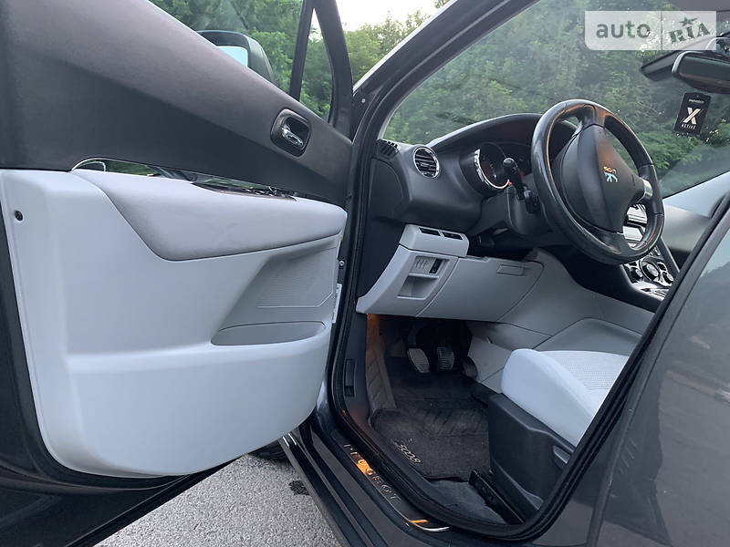 Універсал Peugeot 5008 2010 в Полтаві