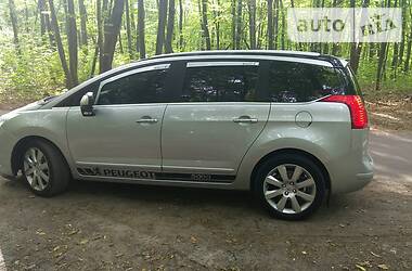 Минивэн Peugeot 5008 2011 в Киеве