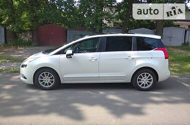 Универсал Peugeot 5008 2013 в Виннице