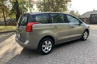 Универсал Peugeot 5008 2011 в Калуше