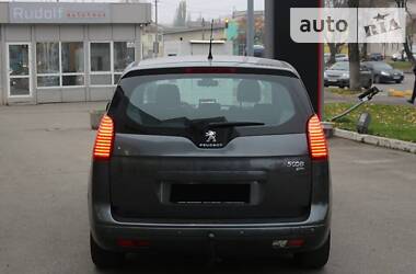 Мінівен Peugeot 5008 2014 в Києві