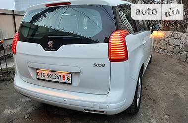 Минивэн Peugeot 5008 2015 в Киеве