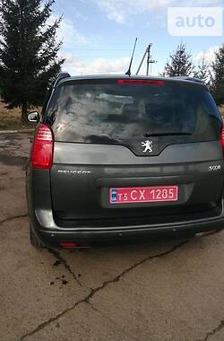 Минивэн Peugeot 5008 2013 в Снятине