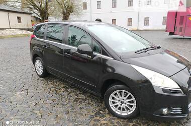 Универсал Peugeot 5008 2009 в Луцке