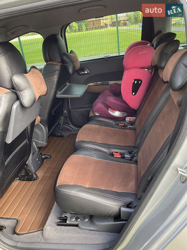 Мінівен Peugeot 5008 2012 в Києві