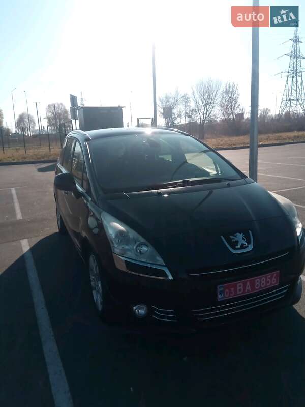 Мінівен Peugeot 5008 2012 в Києві