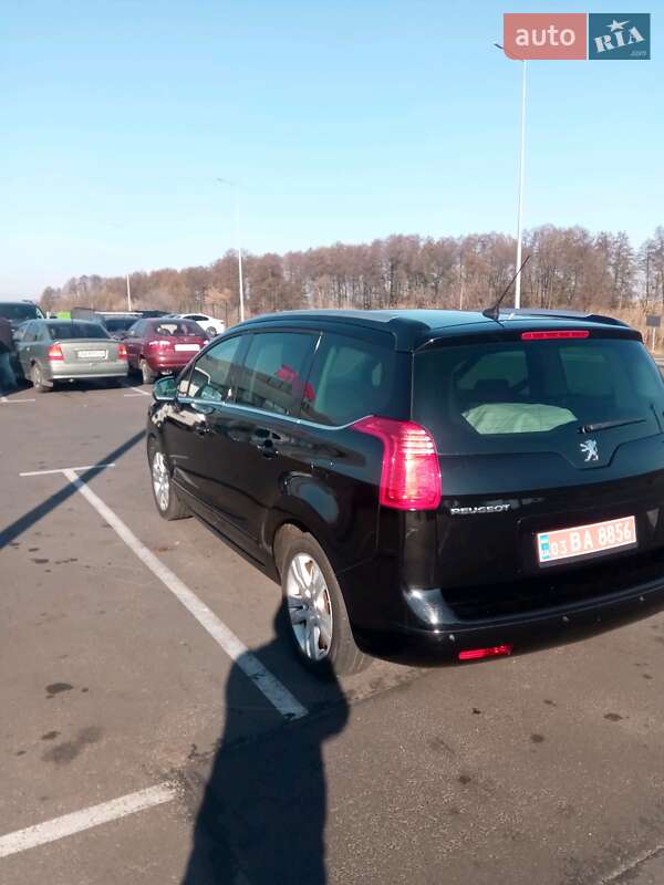 Мінівен Peugeot 5008 2012 в Києві