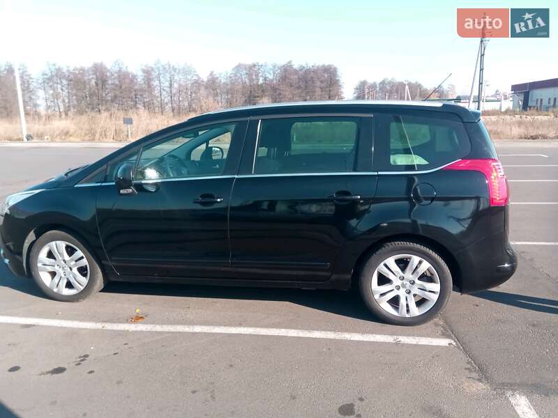 Мінівен Peugeot 5008 2012 в Києві