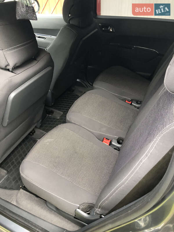 Микровэн Peugeot 5008 2011 в Калуше