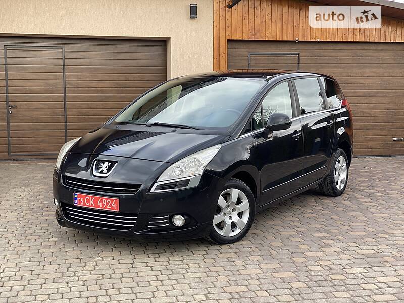 Мінівен Peugeot 5008 2012 в Чернівцях