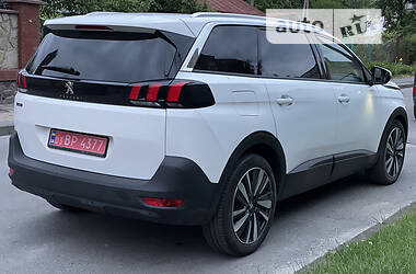 Внедорожник / Кроссовер Peugeot 5008 2017 в 