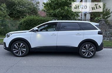 Внедорожник / Кроссовер Peugeot 5008 2017 в 