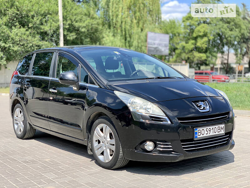 Продажа Универсалов Peugeot 5008