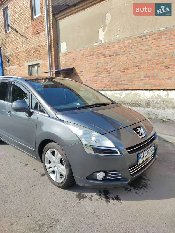 Минивэн Peugeot 5008 2010 в Гребенке