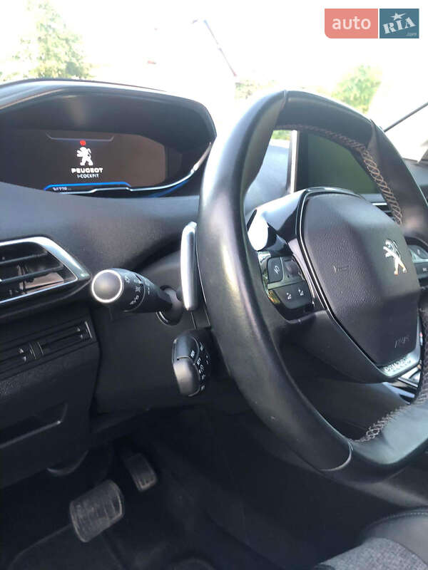 Позашляховик / Кросовер Peugeot 5008 2019 в Львові