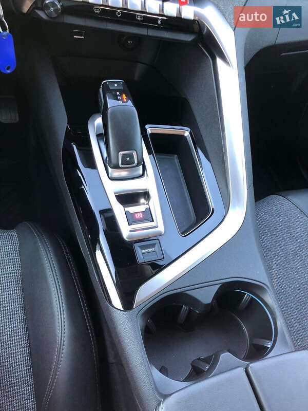 Позашляховик / Кросовер Peugeot 5008 2019 в Львові