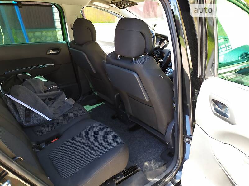 Минивэн Peugeot 5008 2010 в Тернополе