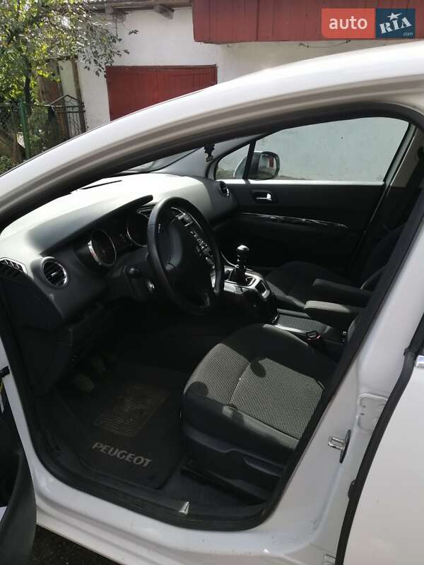 Мінівен Peugeot 5008 2012 в Львові