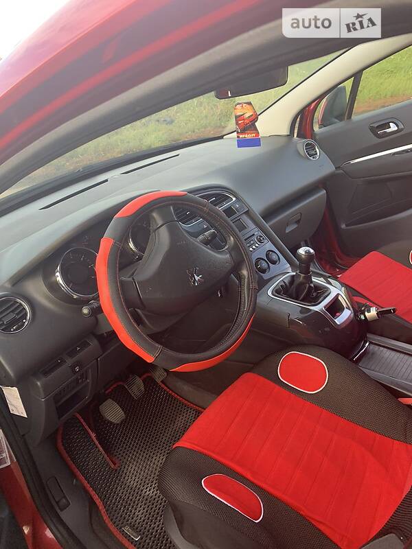 Мікровен Peugeot 5008 2011 в Калуші