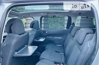 Минивэн Peugeot 5008 2016 в 