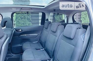 Минивэн Peugeot 5008 2016 в 