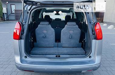 Минивэн Peugeot 5008 2016 в 