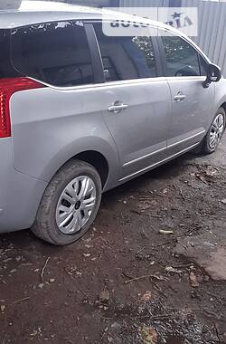 Універсал Peugeot 5008 2011 в 