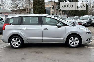 Мінівен Peugeot 5008 2011 в Дубні