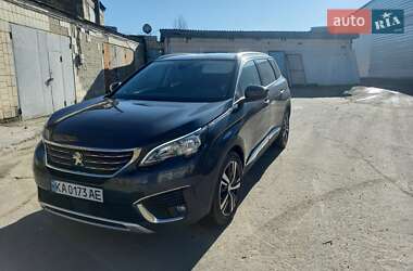 Внедорожник / Кроссовер Peugeot 5008 2017 в Киеве