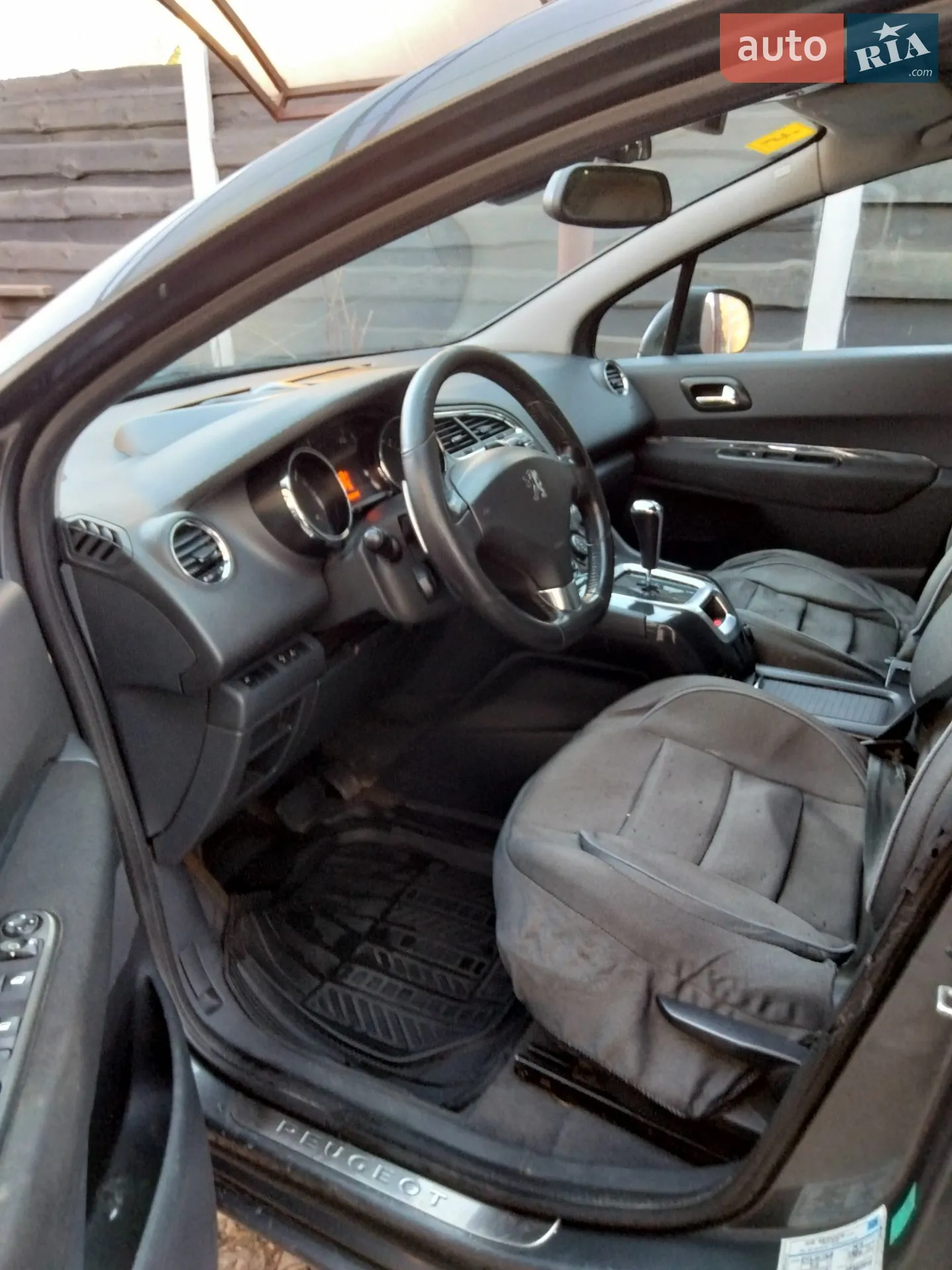 2011 Peugeot 5008 - мініатюра 10
